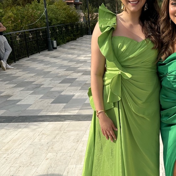 NWT Green Badgley Mischka Botanical Formal One Shoulder Ruffle Gown NEW - Picture 3 of 14